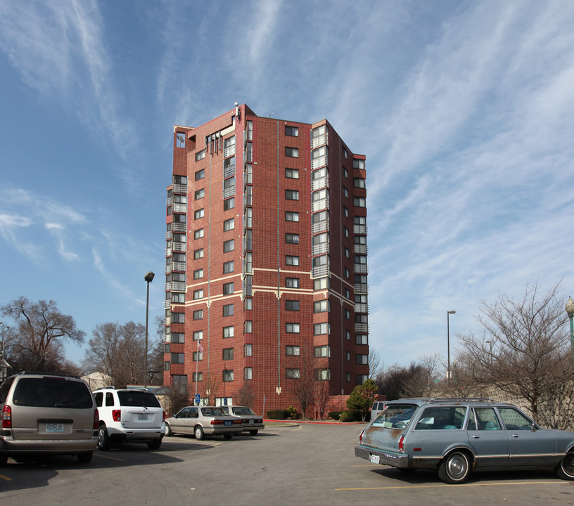 Westport House Apartments in Kansas City, MO - Building Photo