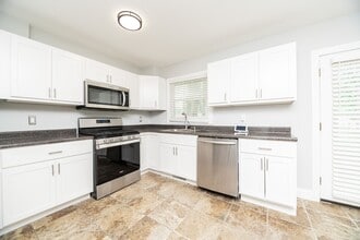7345 Hendricks St in Merrillville, IN - Building Photo - Building Photo