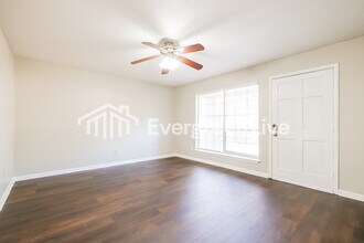 8929 Ashwood Dr in Riverdale, GA - Building Photo - Building Photo