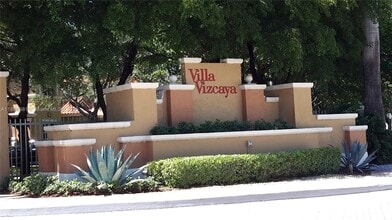 8510 NW 138th Terrace in Miami Lakes, FL - Building Photo - Building Photo