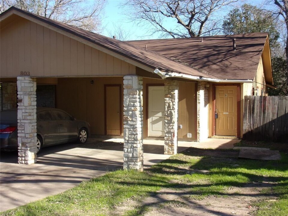 803 Sirocco Dr in Austin, TX - Building Photo