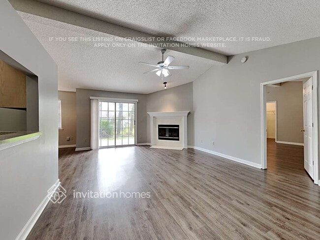 1995 Hovington Cir W in Jacksonville, FL - Foto de edificio - Building Photo