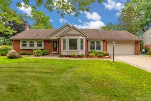 36939 Heatherton Dr in Farmington, MI - Building Photo