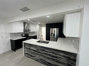 3199 Coral Hills Dr in Coral Springs, FL - Building Photo - Building Photo