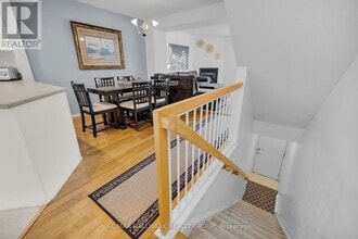 250 Cresthaven Dr in Ottawa, ON - Building Photo - Building Photo