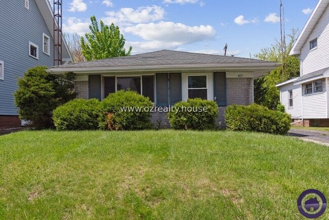 property at 4111 Parrakeet Ave