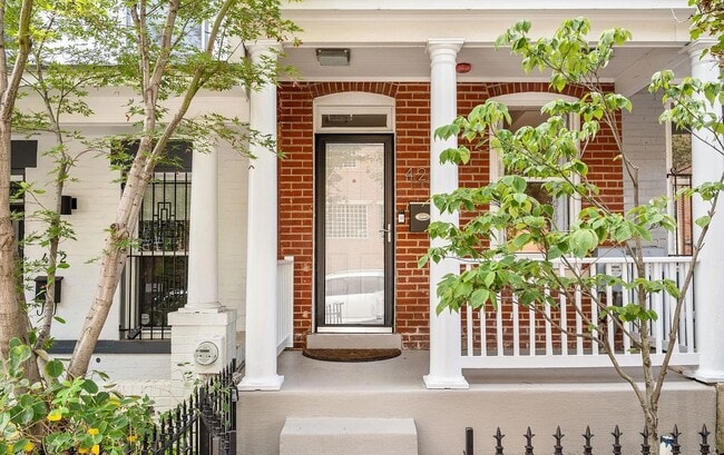424 Oakdale Pl NW in Washington, DC - Foto de edificio - Building Photo