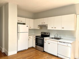 64 6th St, Unit 3 Apartamentos