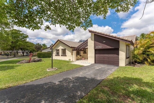 9130 SW 101st Ave in Miami, FL - Building Photo - Building Photo