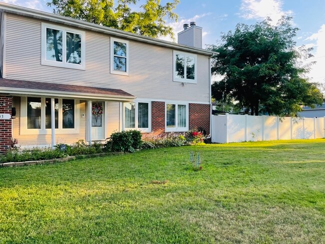 43 E Armitage Ave in Addison, IL - Building Photo - Building Photo