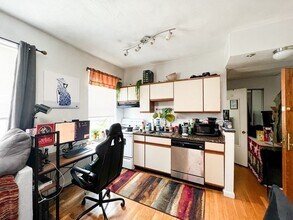1427 Commonwealth Ave in Boston, MA - Building Photo - Building Photo