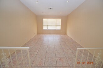 6486 Bullion Blvd in Las Vegas, NV - Building Photo - Building Photo