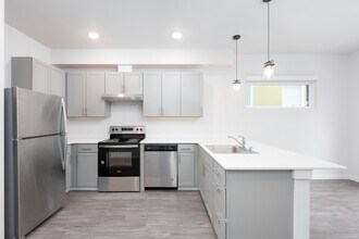 Westman Mills Townhome & Apartments in Olympia, WA - Building Photo - Interior Photo