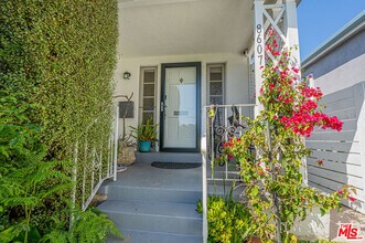 8607 Airdrome St in Los Angeles, CA - Building Photo - Building Photo