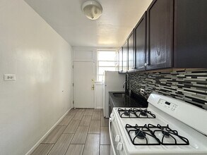 5662 N Ridge Ave in Chicago, IL - Building Photo - Building Photo