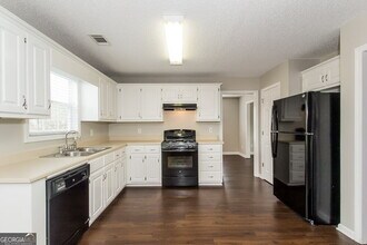 717 White Dove Dr in Mcdonough, GA - Building Photo - Building Photo