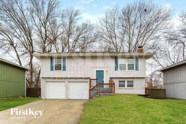 property at 615 N Pine St