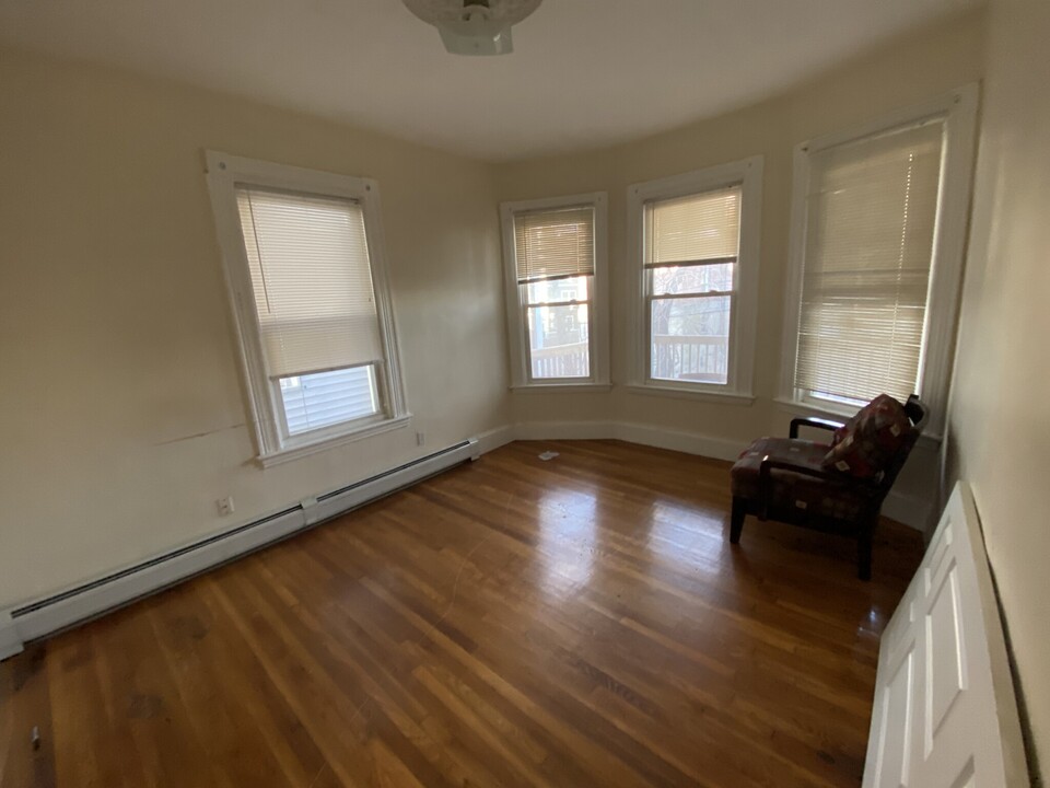 104 Winthrop St, Unit 1 in Boston, MA - Building Photo