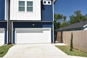 6834 Foster St in Houston, TX - Building Photo - Building Photo