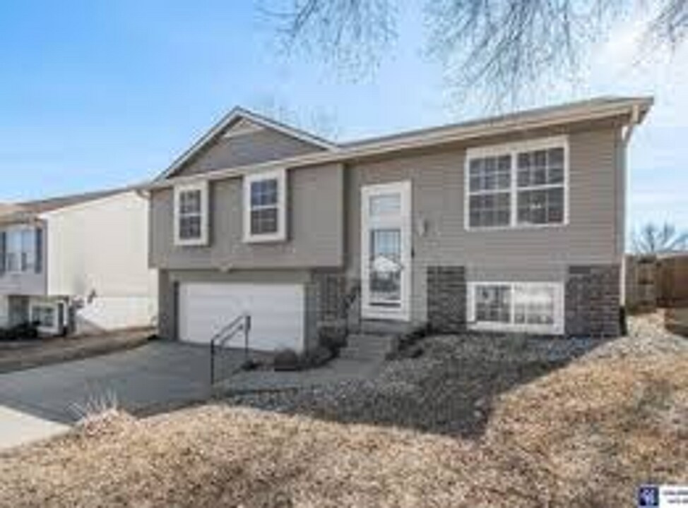 17737 Olive St in Omaha, NE - Building Photo