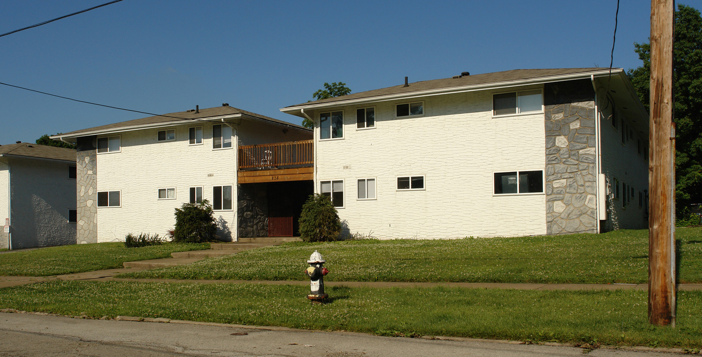 844 Ohio Ave in Youngstown, OH - Building Photo