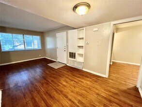 3304 Red River St in Austin, TX - Foto de edificio - Building Photo