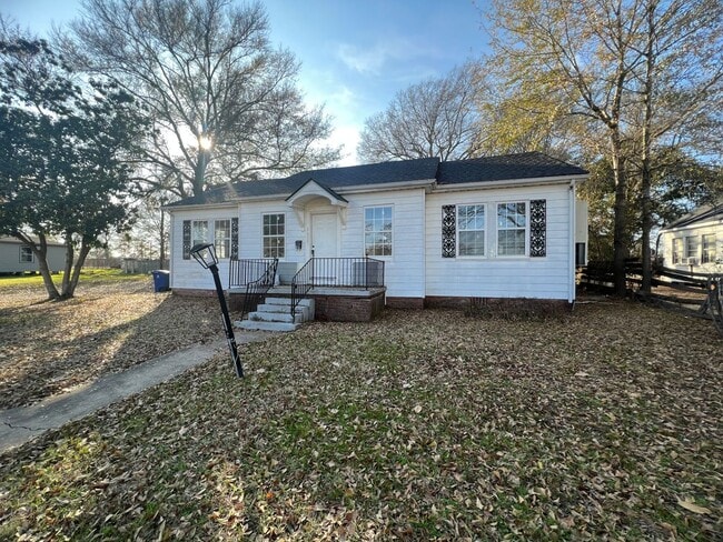 property at 2608 William Ave