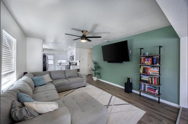 1316 S Bumby Ave in Orlando, FL - Building Photo - Building Photo