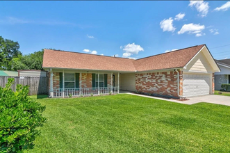 9250 Cross Meadow Dr in Beaumont, TX - Building Photo - Building Photo