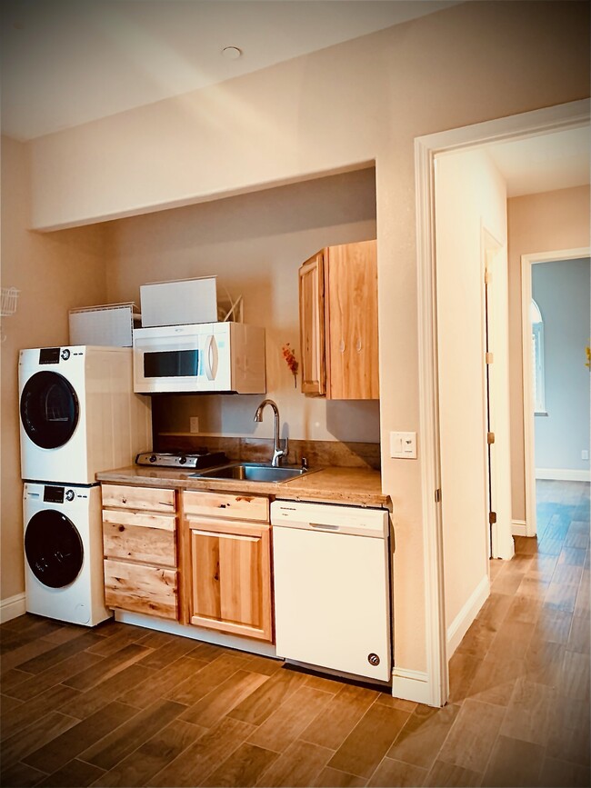 property at 1967 E Amaryllis Ave
