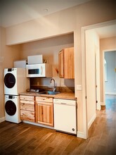 1967 E Amaryllis Ave, Unit #2 in Fresno, CA - Foto de edificio - Building Photo