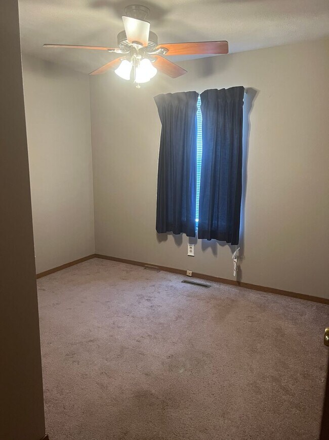 3016 W Hovey St in Springfield, MO - Building Photo - Building Photo