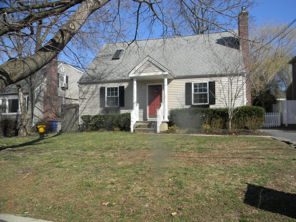 20 St Nicholas Pl in Red Bank, NJ - Building Photo