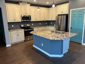 1099 Multiflora Lp in Lutz, FL - Building Photo - Building Photo