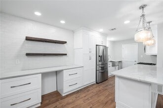 4211 Canyon Point Cir in Roswell, GA - Building Photo - Building Photo