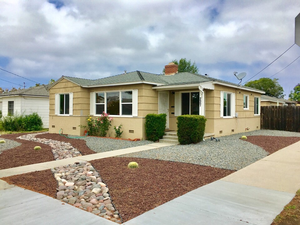 227 K St in Chula Vista, CA - Building Photo