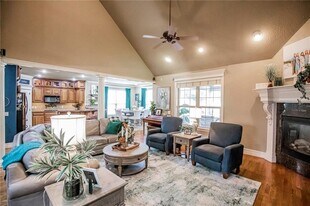 1706 NW Autumn Ave in Bentonville, AR - Building Photo