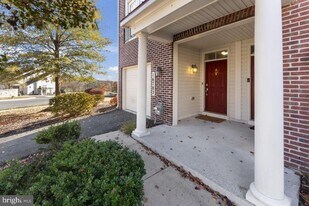 16782 Blackjack Oak Ln in Woodbridge, VA - Building Photo