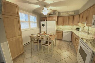 21 S Monroe Ave in Margate City, NJ - Foto de edificio - Building Photo