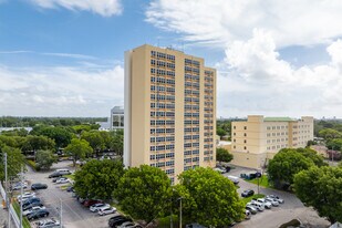 Ward Tower I in Miami, FL - Building Photo