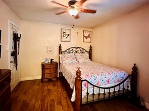 7810 Kellwood Dr in Houston, TX - Building Photo - Building Photo