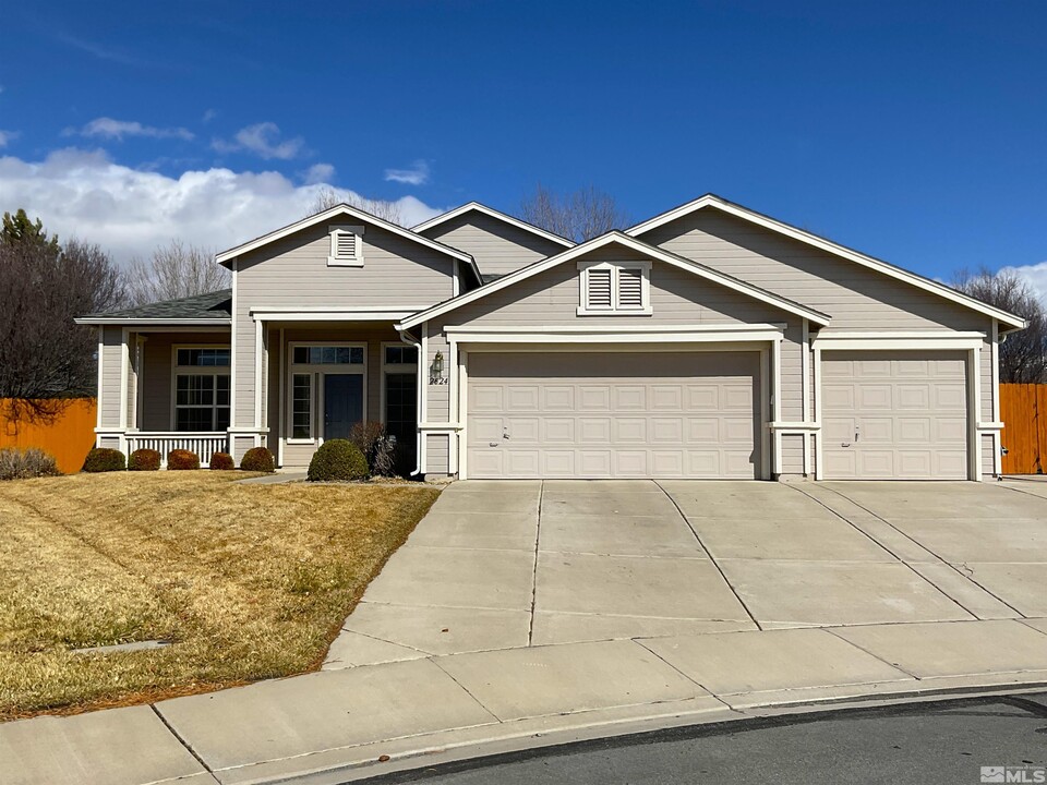 2624 Tolusa Ct in Sparks, NV - Building Photo