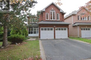 49 Falling River Dr in Richmond Hill, ON - Building Photo