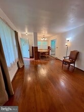327 Clarksville Rd in West Windsor Township, NJ - Building Photo - Building Photo