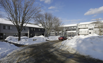 Algonquin Heights in Plymouth, MA - Building Photo - Building Photo