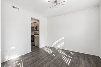 417 N Village Cir in Columbia, MO - Building Photo - Building Photo