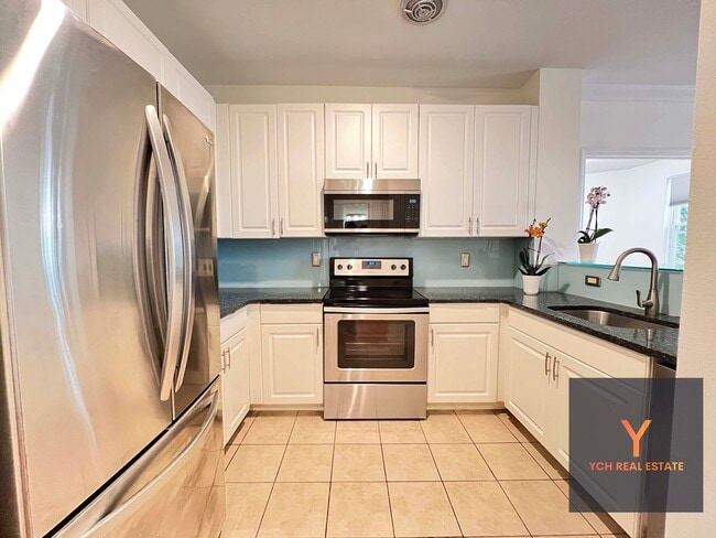 1100 River, Unit 206 in Edgewater, NJ - Building Photo - Building Photo