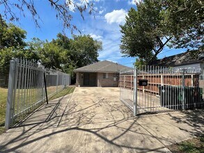 915 Pinckney St in Houston, TX - Foto de edificio - Building Photo