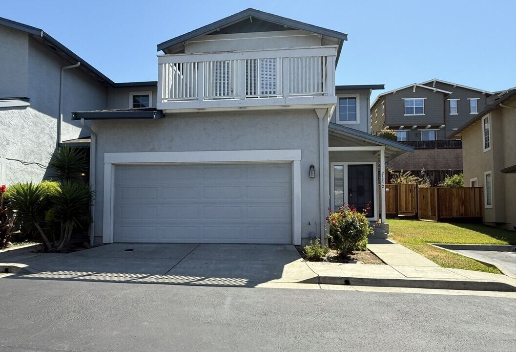 21932 Nugget Canyon Dr in Castro Valley, CA - Building Photo