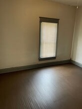 422 E 2nd St in Newton, KS - Building Photo - Building Photo